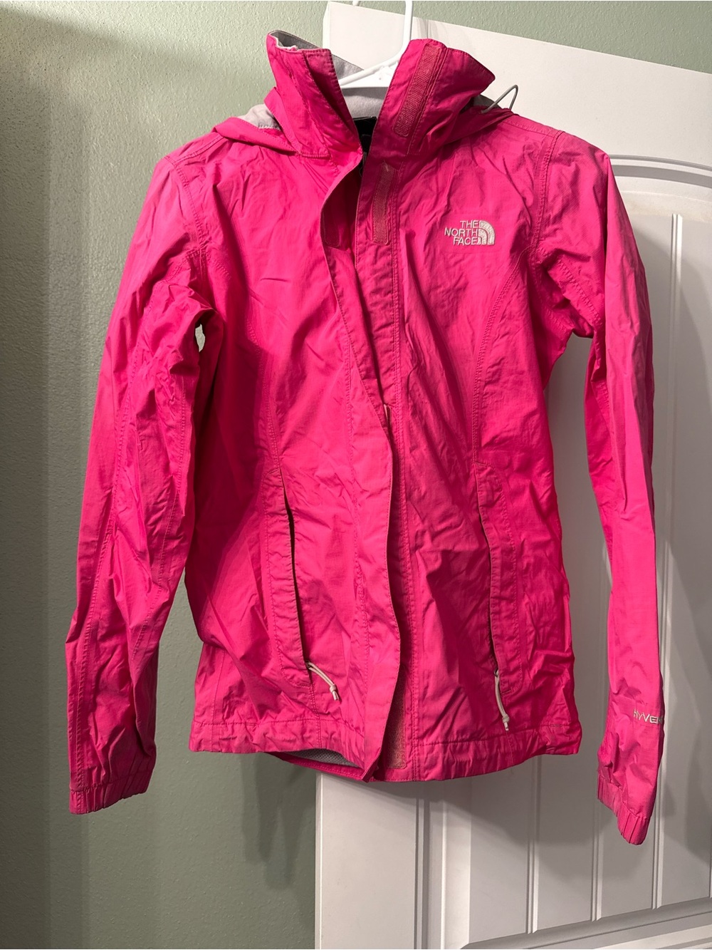 The North Face Bright Pink Women's Ski/Snow Jacket with Hood
